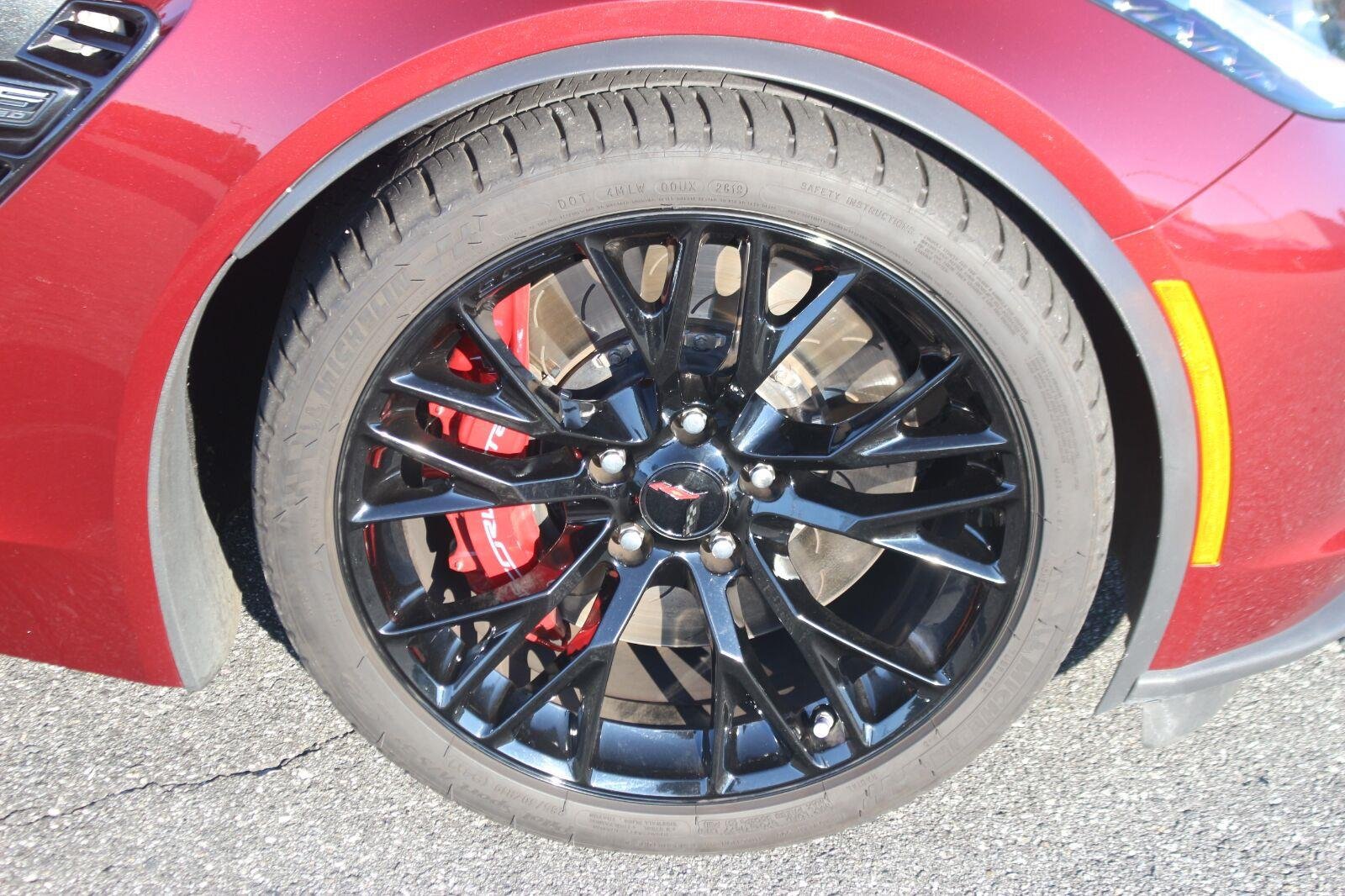Used 2016 Chevrolet Corvette Z06 w/ 3LZ Preferred Equipment Group RWD image 41