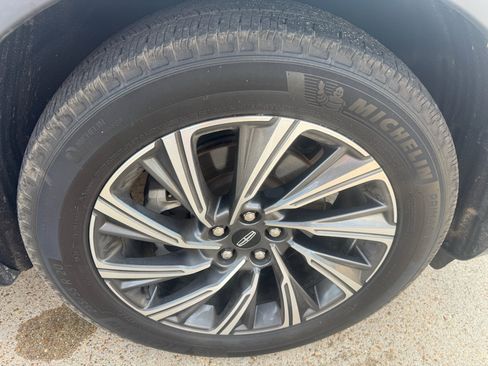 Used 2025 Lincoln Aviator 2WD image 12