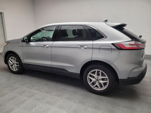 Used 2023 Ford Edge SEL image 3