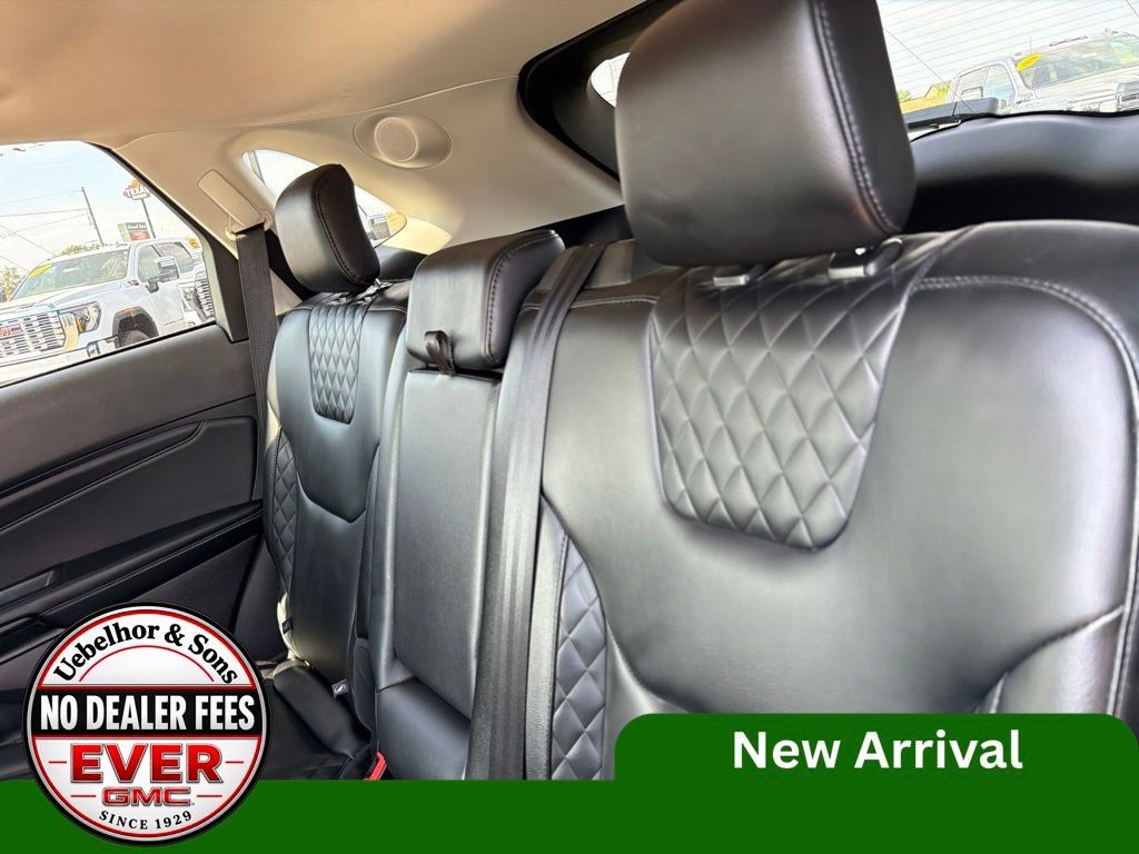 Used 2024 Ford Edge Titanium AWD/4WD image 17