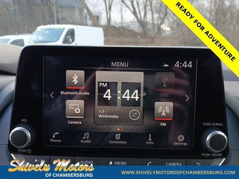 Used 2023 Nissan Rogue SV image 16