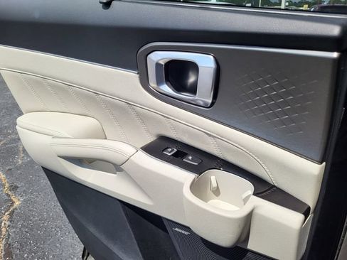 Certified 2023 Kia Sorento SX AWD/4WD image 19