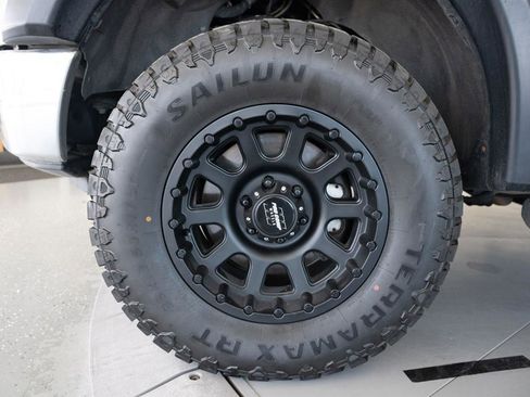 Used 2013 Ford F150 XLT AWD/4WD image 9