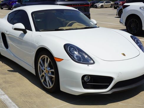 Used 2015 Porsche Cayman RWD image 3