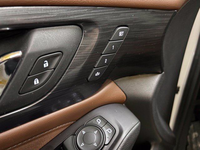 Used 2018 Chevrolet Traverse High Country AWD/4WD image 37