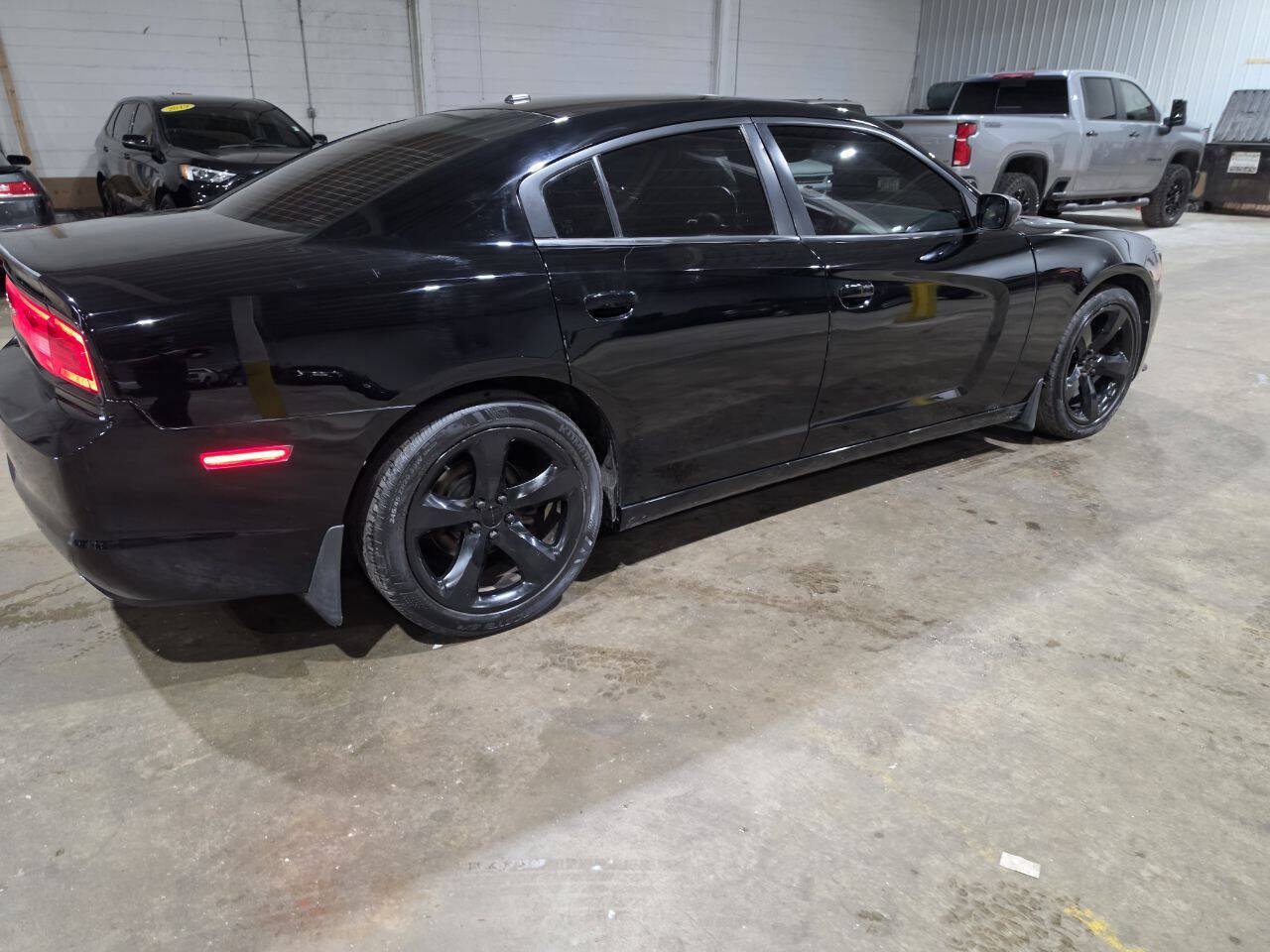 Used 2014 Dodge Charger SXT w/ Blacktop Package RWD image 13
