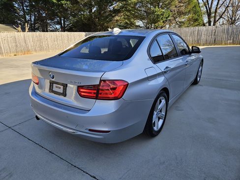 Used 2014 BMW 320i Sedan image 4