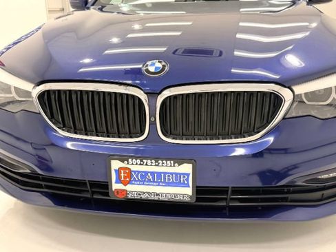 Used 2017 BMW 530i xDrive w/ Driving Assistance Package AWD/4WD image 16