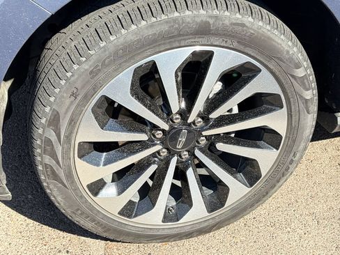 Used 2022 Lincoln Navigator Reserve AWD/4WD image 5