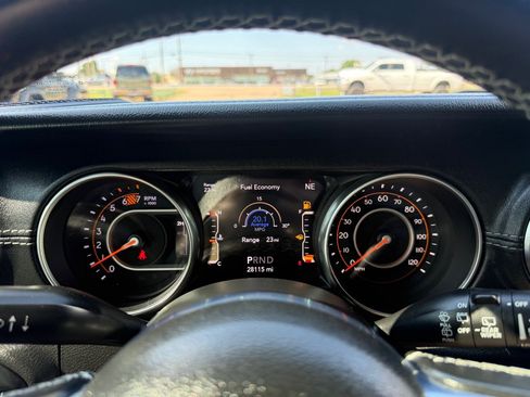 Used 2020 Jeep Wrangler Unlimited Sahara AWD/4WD image 20