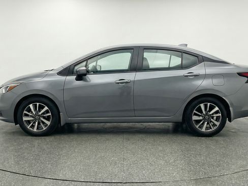 Used 2025 Nissan Versa SV image 5