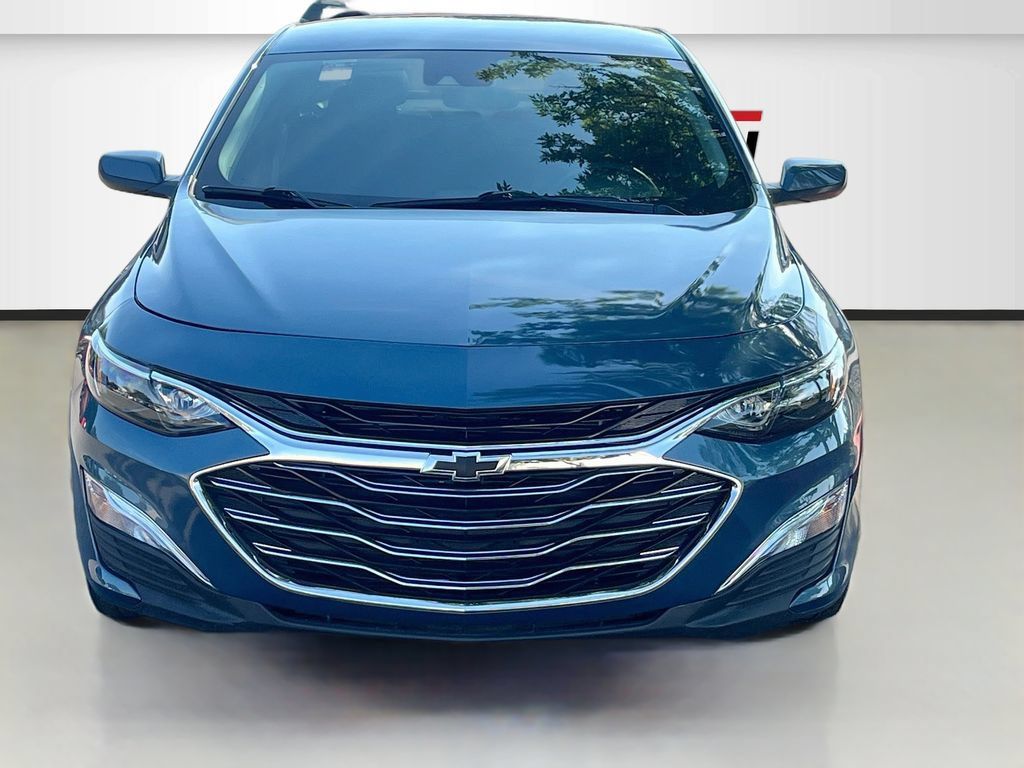 Used 2024 Chevrolet Malibu RS FWD image 2