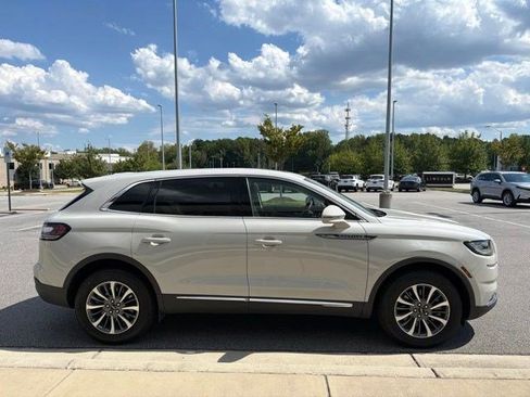 Used 2023 Lincoln Nautilus Reserve AWD/4WD image 6