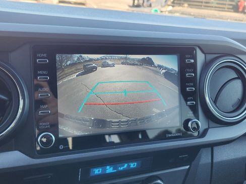 Used 2022 Toyota Tacoma TRD Off-Road w/ Technology Package image 24