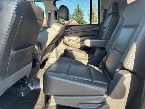 Used 2018 Chevrolet Suburban Premier AWD/4WD image 24