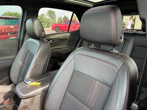 Used 2022 Chevrolet Equinox RS AWD/4WD image 3