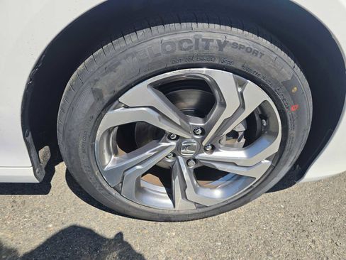 Used 2019 Honda Accord EX image 9