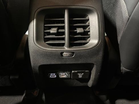 Used 2021 Jeep Cherokee Latitude Lux w/ Comfort/Convenience Group AWD/4WD image 13