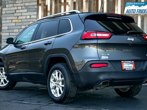 Used 2016 Jeep Cherokee Latitude w/ Cold Weather Group image 4