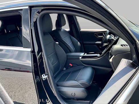 Used 2023 Mercedes-Benz GLC 300 4MATIC image 9