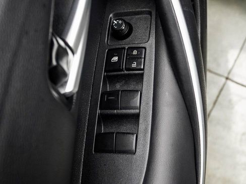 Used 2023 Toyota Corolla SE image 33