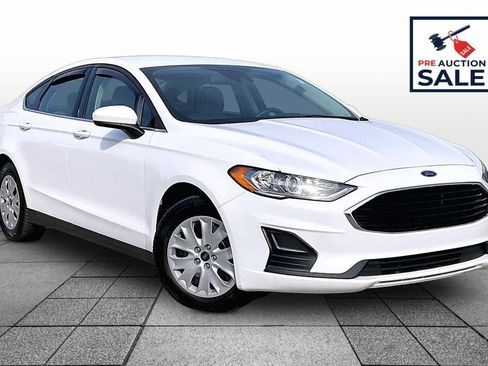 Used 2020 Ford Fusion S image 2