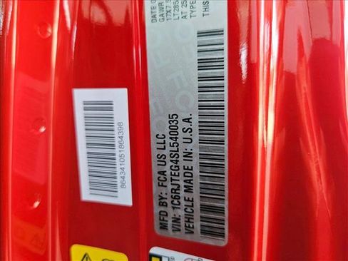 New 2025 Jeep Gladiator Mojave w/ Convenience Group image 16