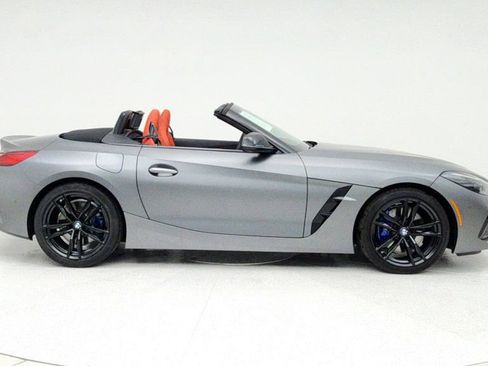 Used 2025 BMW Z4 M40i w/ Premium Package image 4
