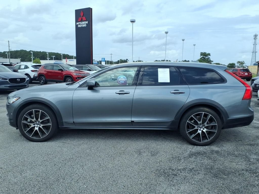 Used 2020 Volvo V90 T6 Cross Country AWD/4WD image 5