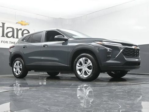 New 2026 Chevrolet Trax LS FWD image 2