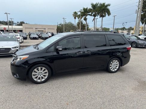 Used 2016 Toyota Sienna Limited Premium image 11