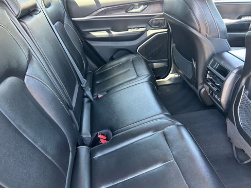 Used 2024 Jeep Grand Cherokee Limited 4xe AWD/4WD image 14