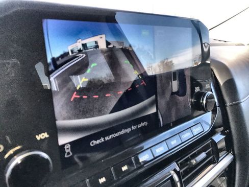 Used 2023 Nissan Pathfinder SL image 17