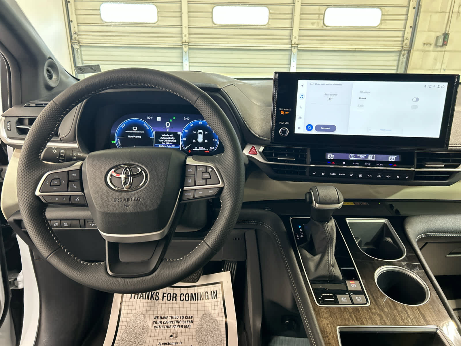 Used 2026 Toyota Sienna Platinum AWD/4WD image 8