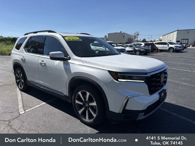 Used 2025 Honda Pilot Elite image 1