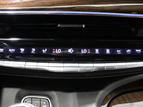 Certified 2023 Cadillac Escalade Sport Platinum w/ LPO, ONYX Package AWD/4WD image 18