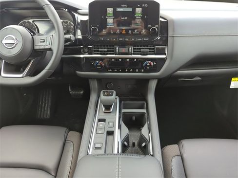 New 2025 Nissan Pathfinder SL image 22