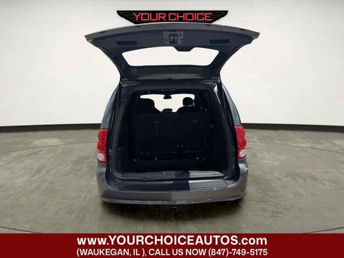 Used 2020 Dodge Grand Caravan SE FWD image 14