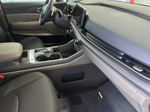 New 2026 Kia Carnival EX FWD image 16
