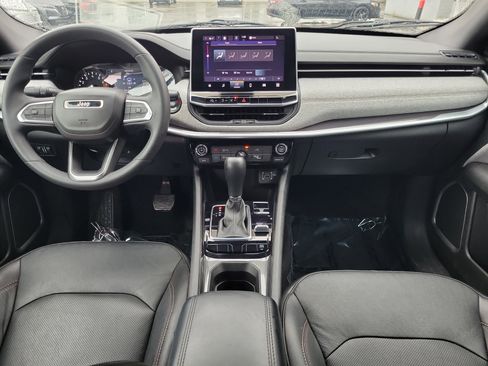 Used 2023 Jeep Compass Latitude AWD/4WD image 9