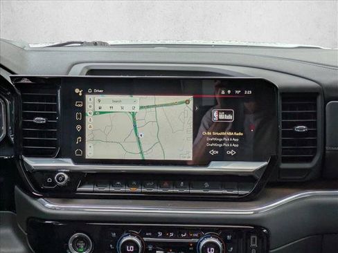 Used 2023 GMC Sierra 1500 SLT image 18