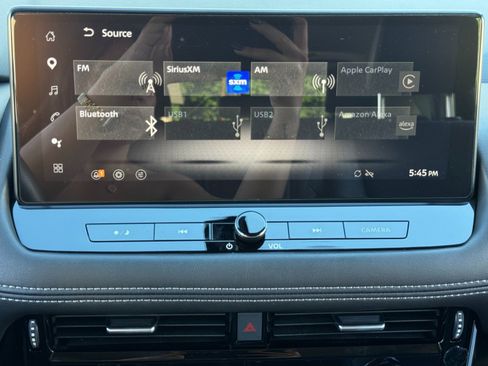 Used 2024 Nissan Rogue SL FWD image 23