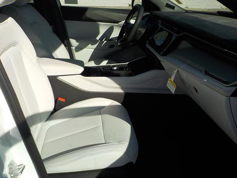 New 2026 Jeep Cherokee Limited image 16