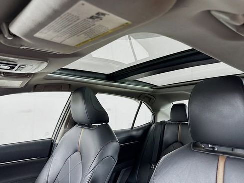 Used 2019 Toyota Camry XLE image 22