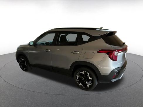 Used 2025 Kia Seltos S image 10