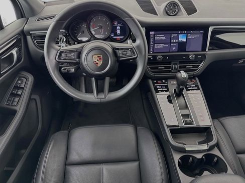 Certified 2025 Porsche Macan AWD/4WD image 26