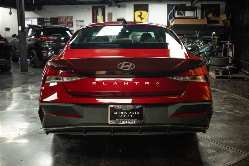 Used 2024 Hyundai Elantra SEL FWD image 6