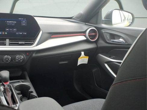 Used 2024 Chevrolet Trax RS w/ Driver Confidence Package FWD image 12