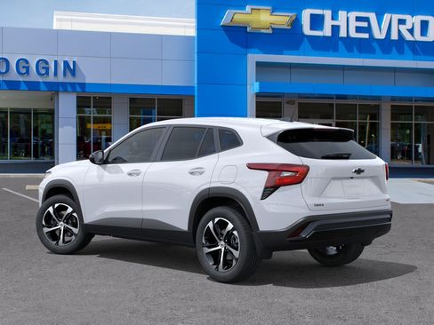 New 2026 Chevrolet Trax RS FWD image 3