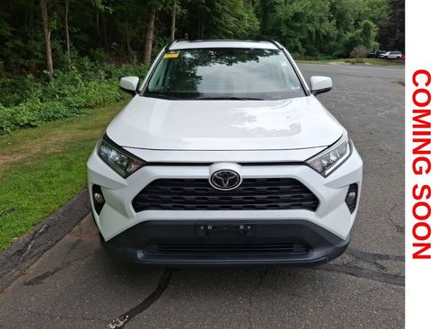 Used 2021 Toyota RAV4 XLE w/ Convenience Package AWD/4WD image 3